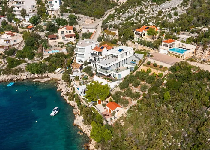 Vese Villa *